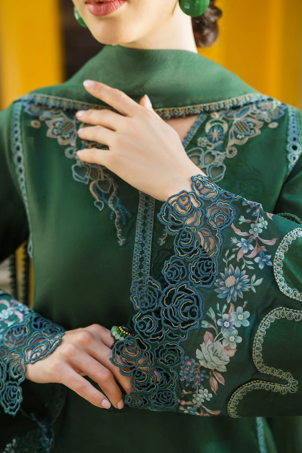 EMBROIDERED JACQUARD LAWN SF-572 - Image 7