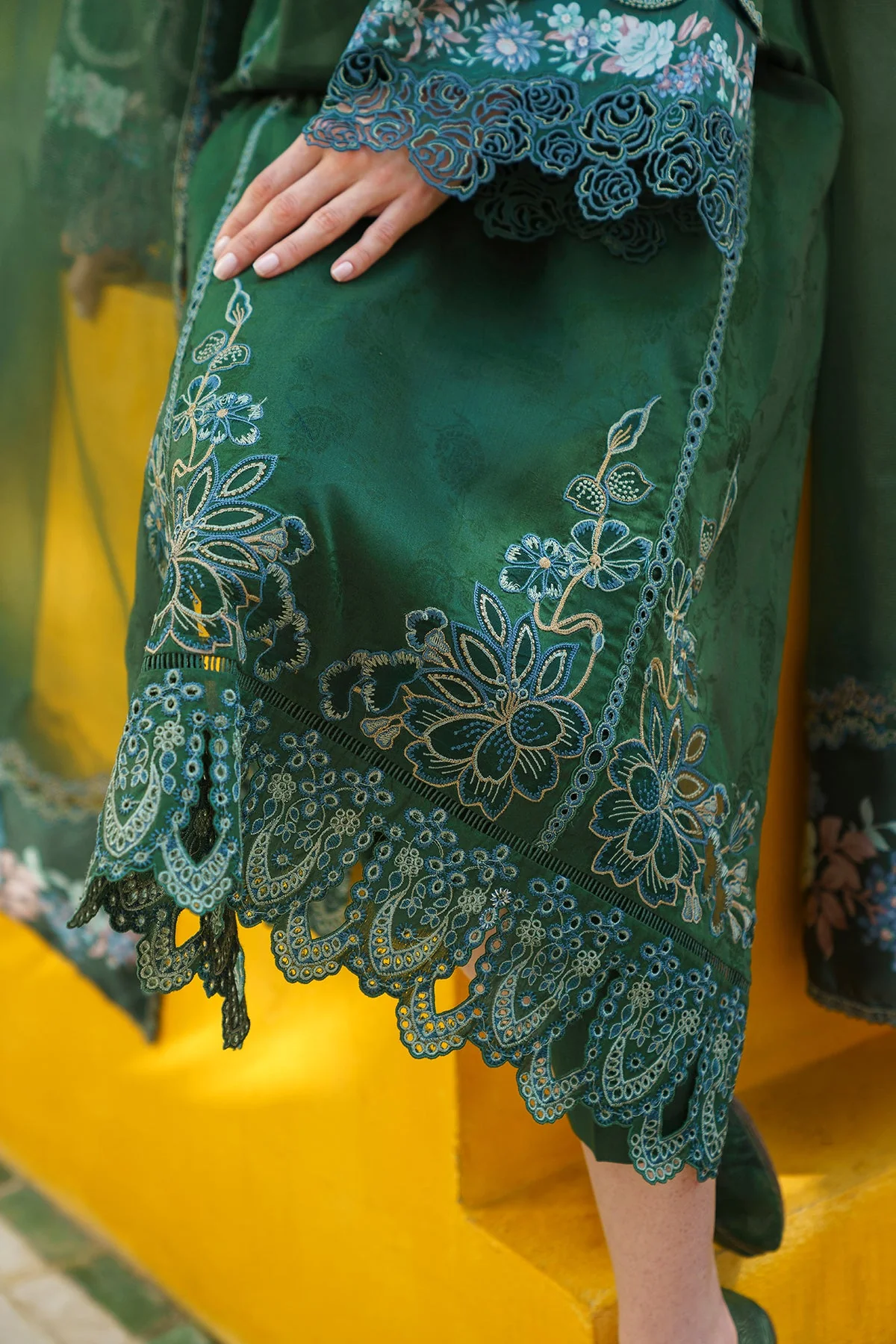 EMBROIDERED JACQUARD LAWN SF-572 - Image 8
