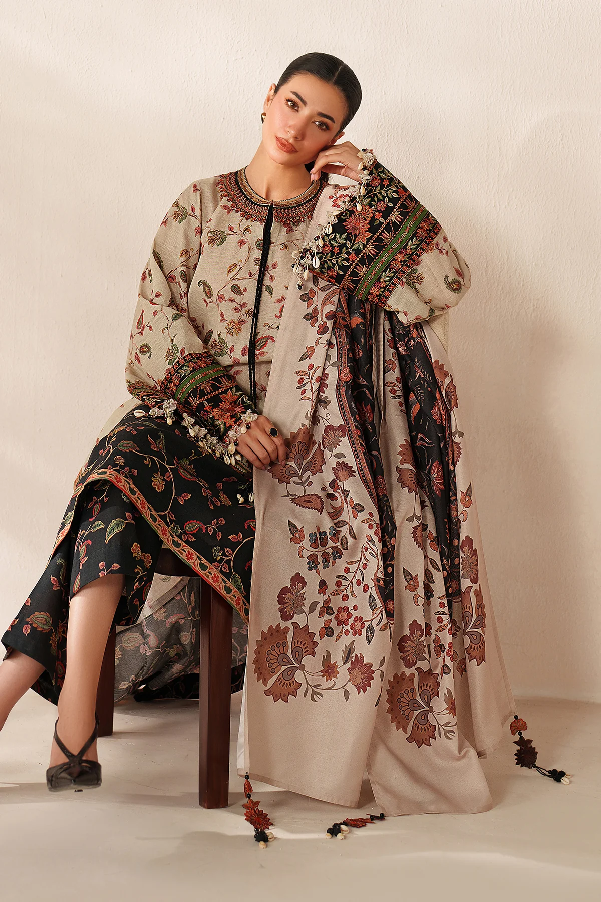 EMBROIDERED KHADDAR UF-4356 - Image 5