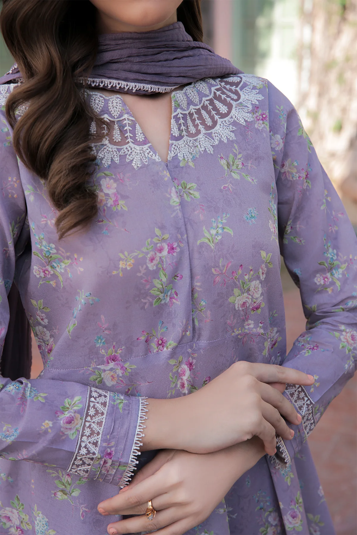 EMBROIDERED LAWN UF-324 - Image 4