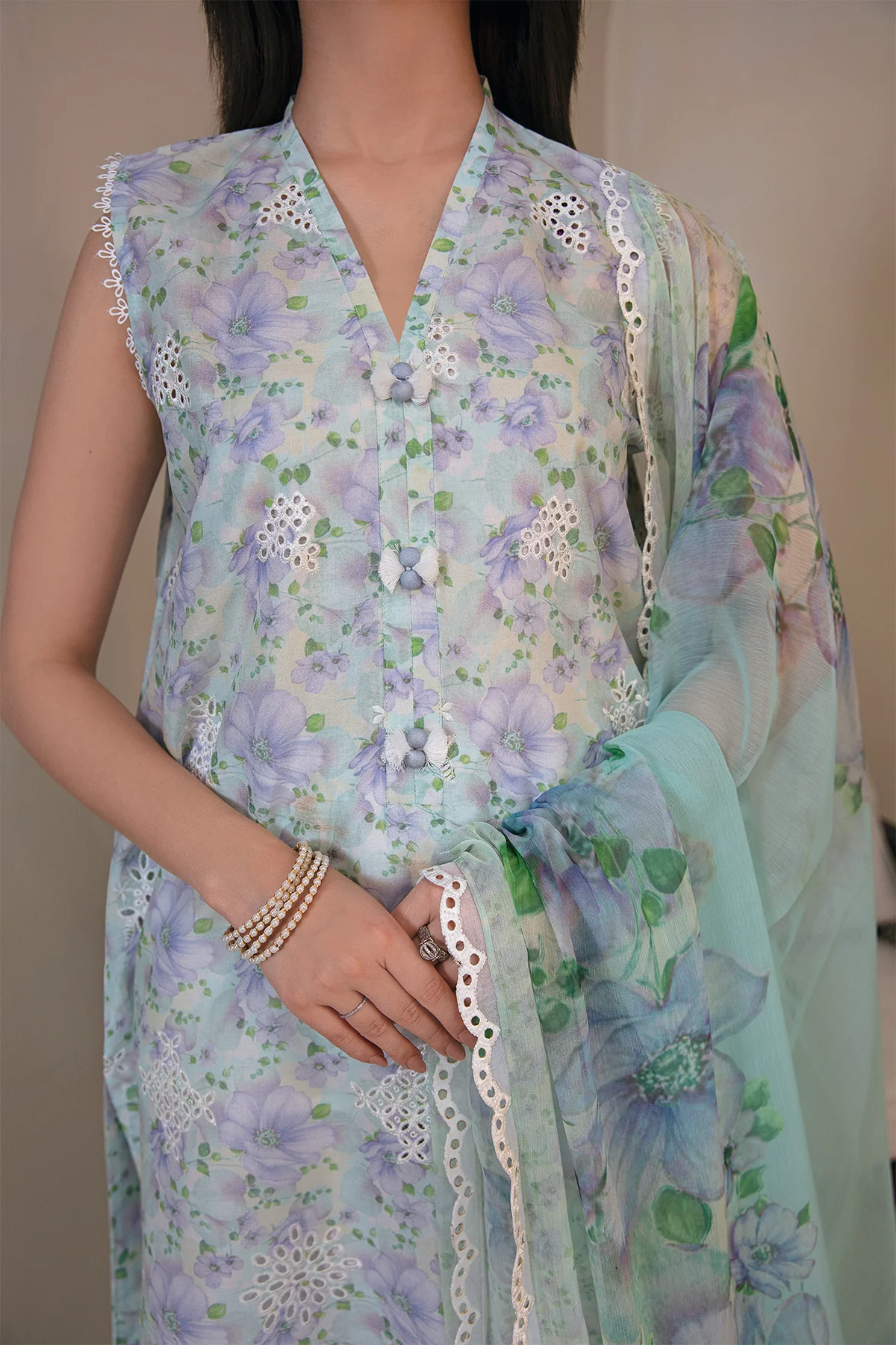 EMBROIDERED  LAWN UF-357 - Image 5