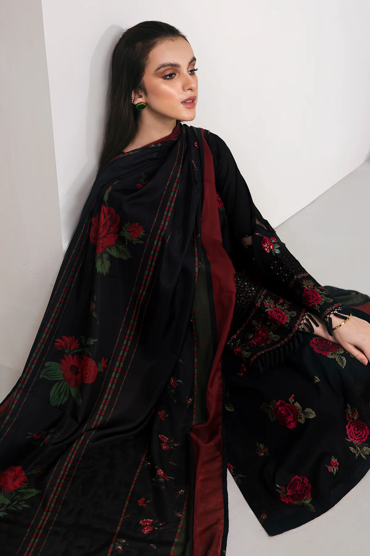 EMBROIDERED LAWN UF-361 - Image 6