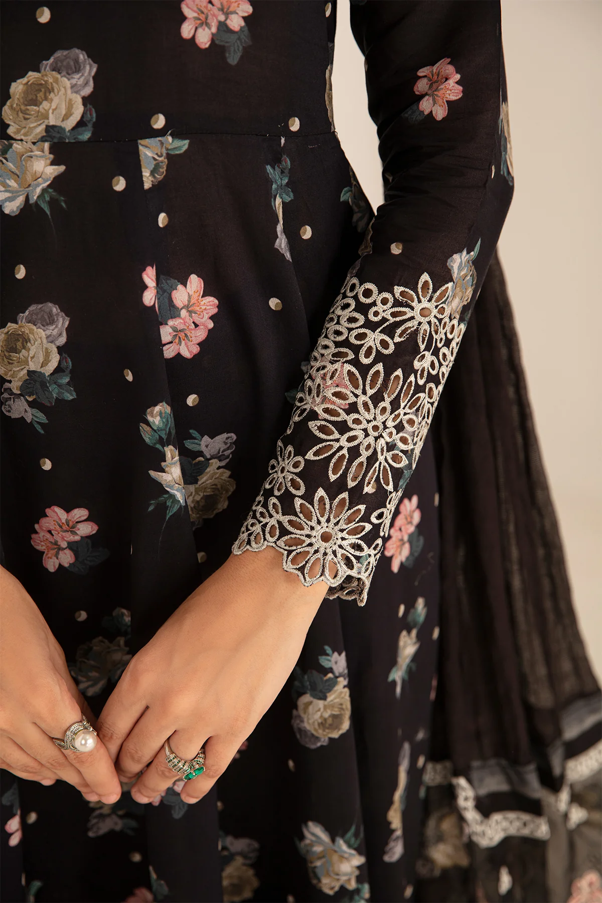 EMBROIDERED LAWN UF-406 - Image 3