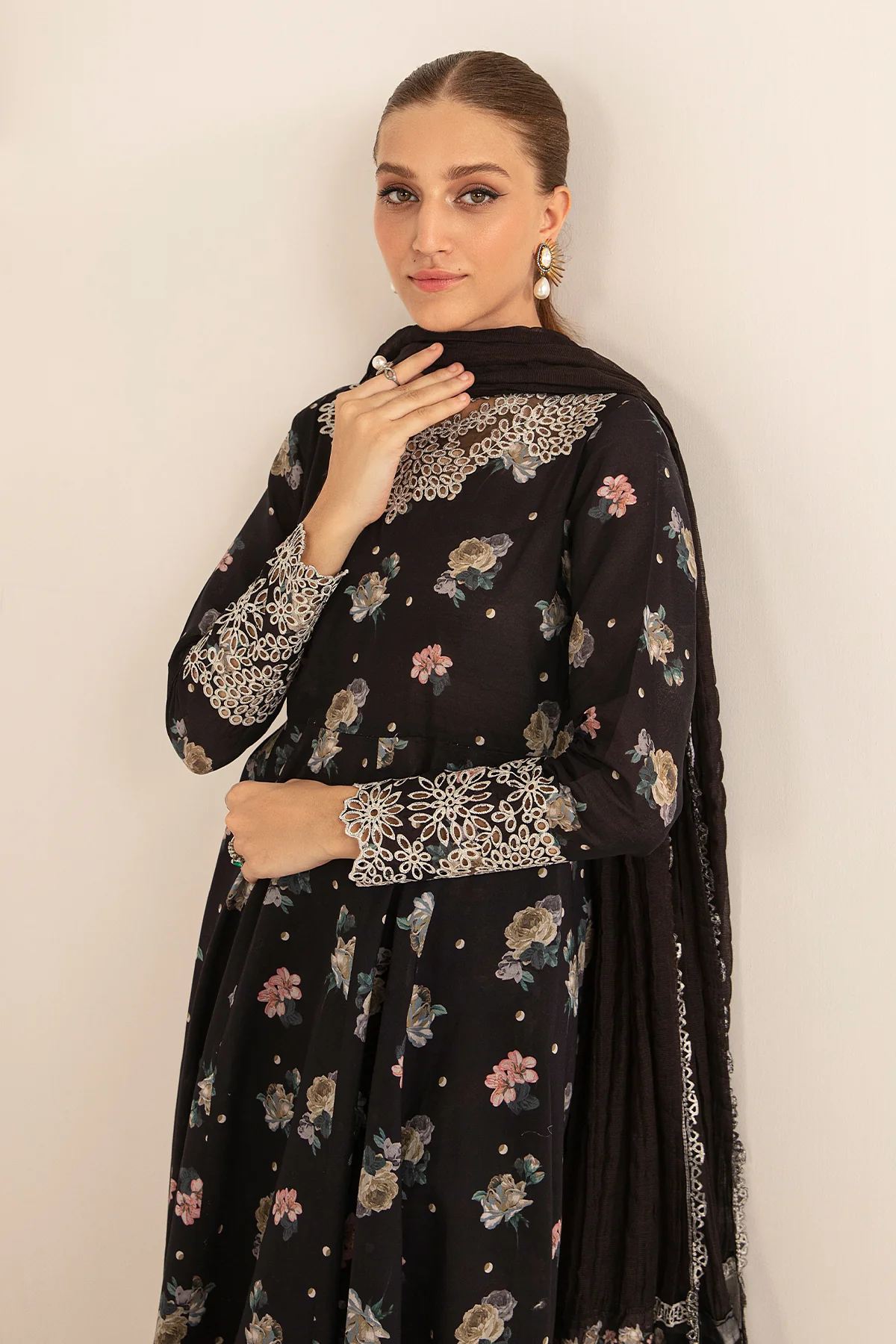 EMBROIDERED LAWN UF-406 - Image 6
