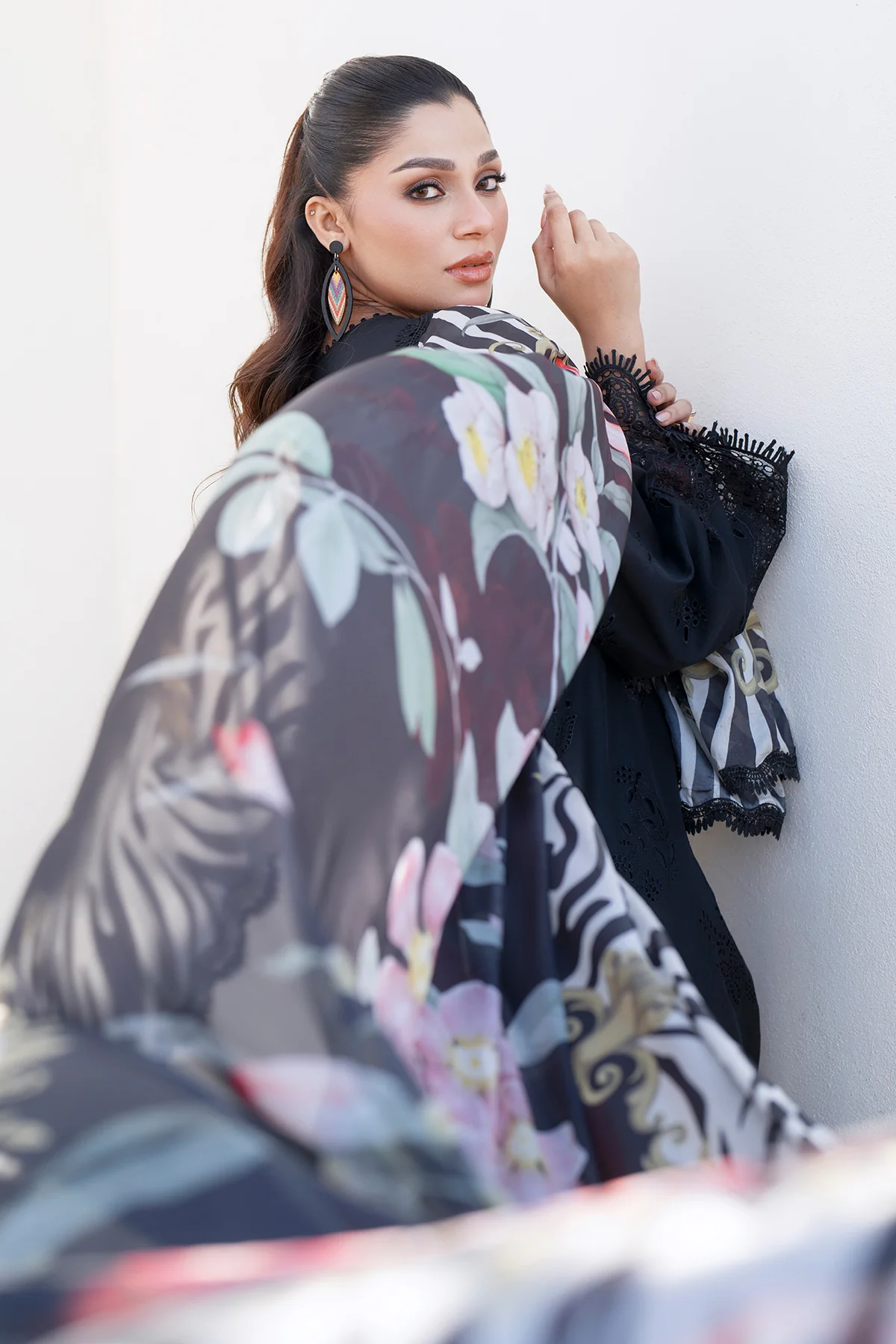 EMBROIDERED PRINTED LAWN SF-4080 - Image 4