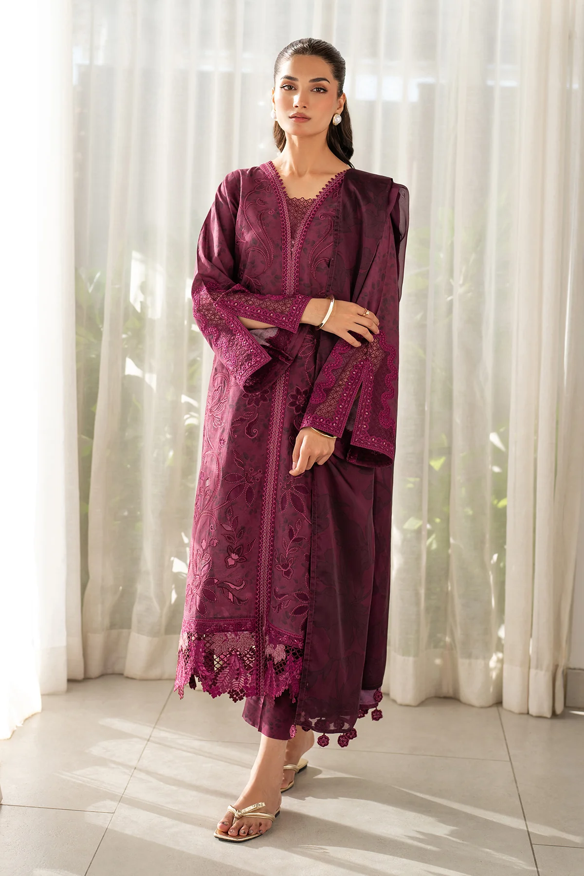 EMBROIDERED PRINTED LAWN UF-4098 - Image 4