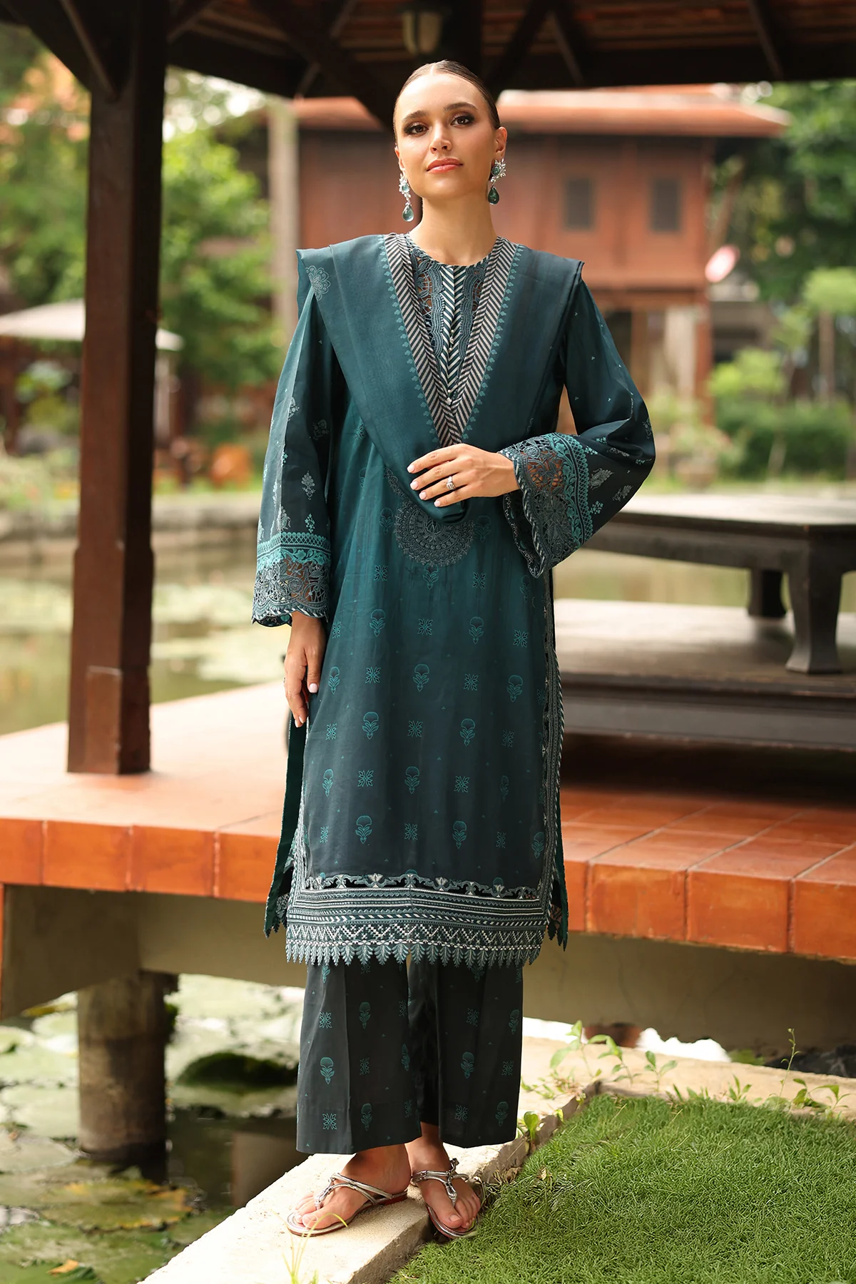 EMBROIDERED PRINTED LAWN UF-4259 - Image 3