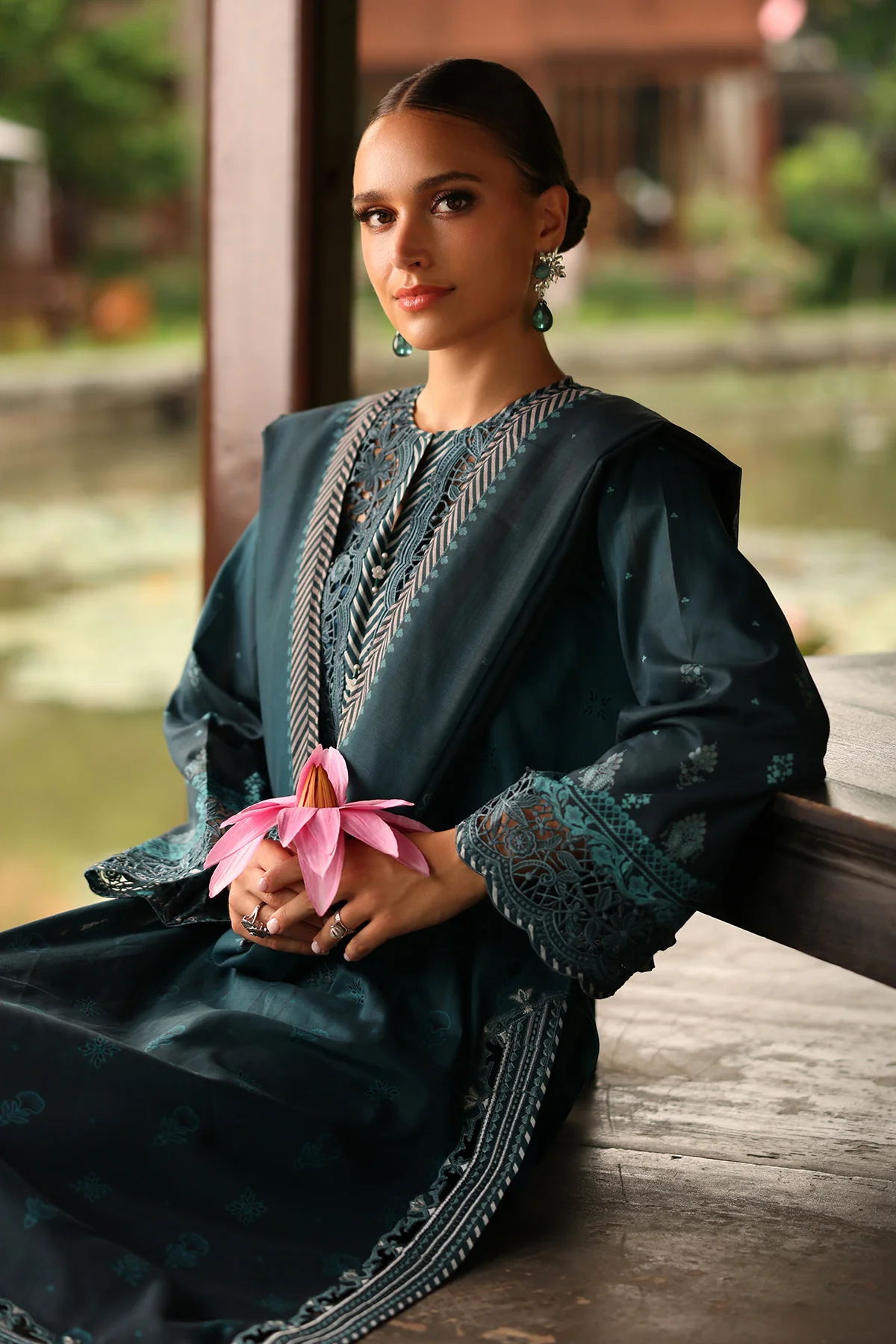 EMBROIDERED PRINTED LAWN UF-4259 - Image 4