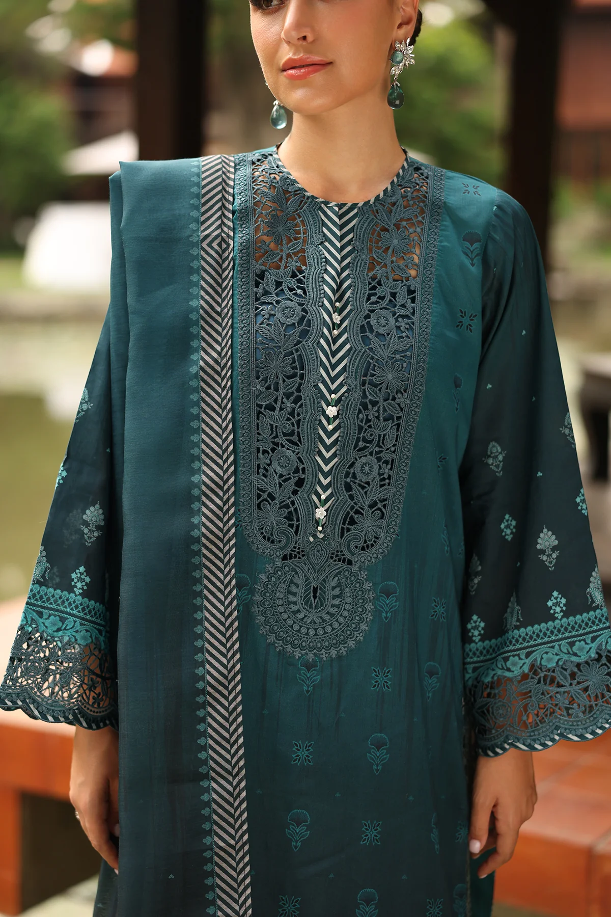 EMBROIDERED PRINTED LAWN UF-4259 - Image 5