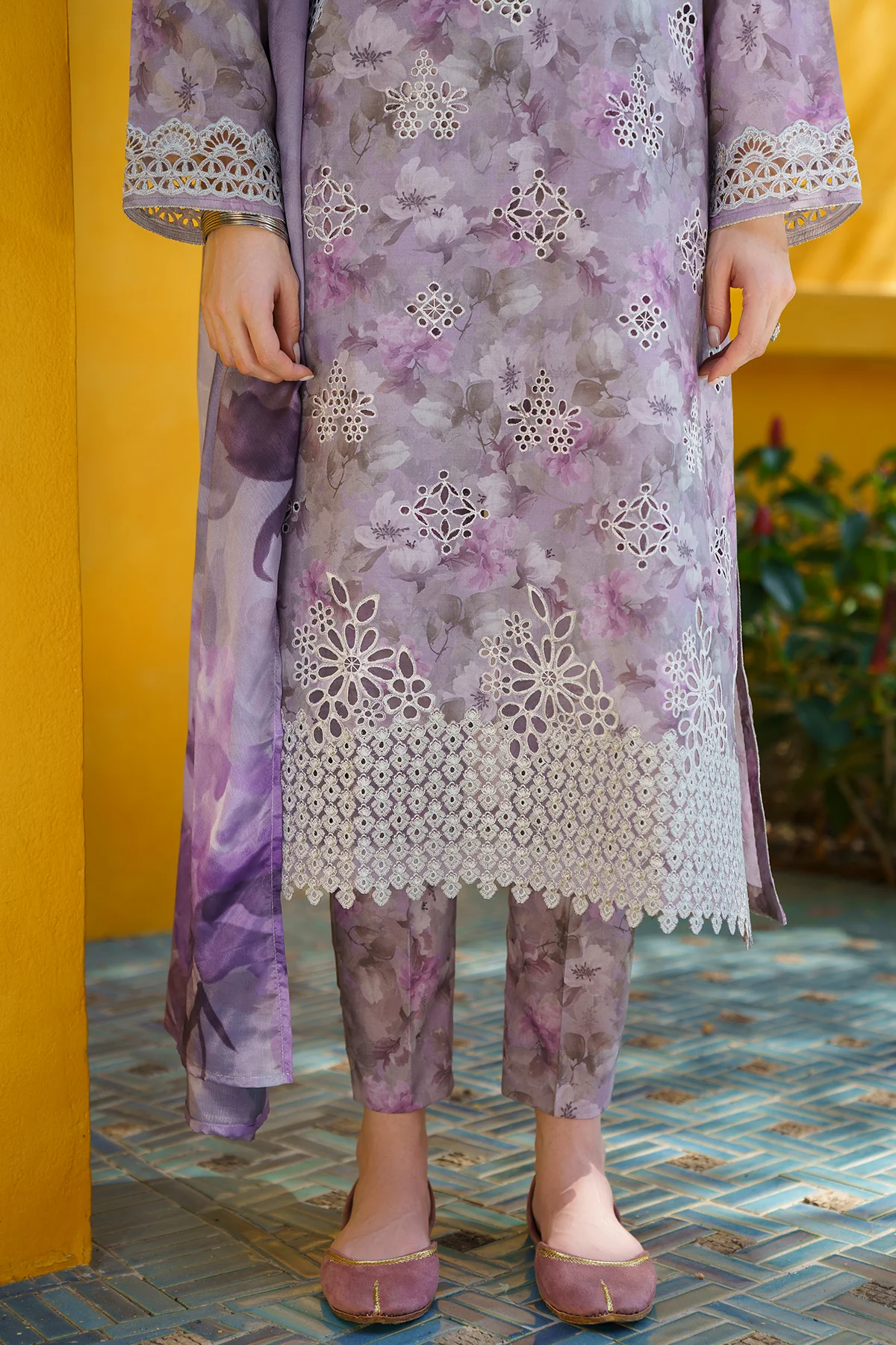 EMBROIDERED PRINTED LAWN UF-579 - Image 5