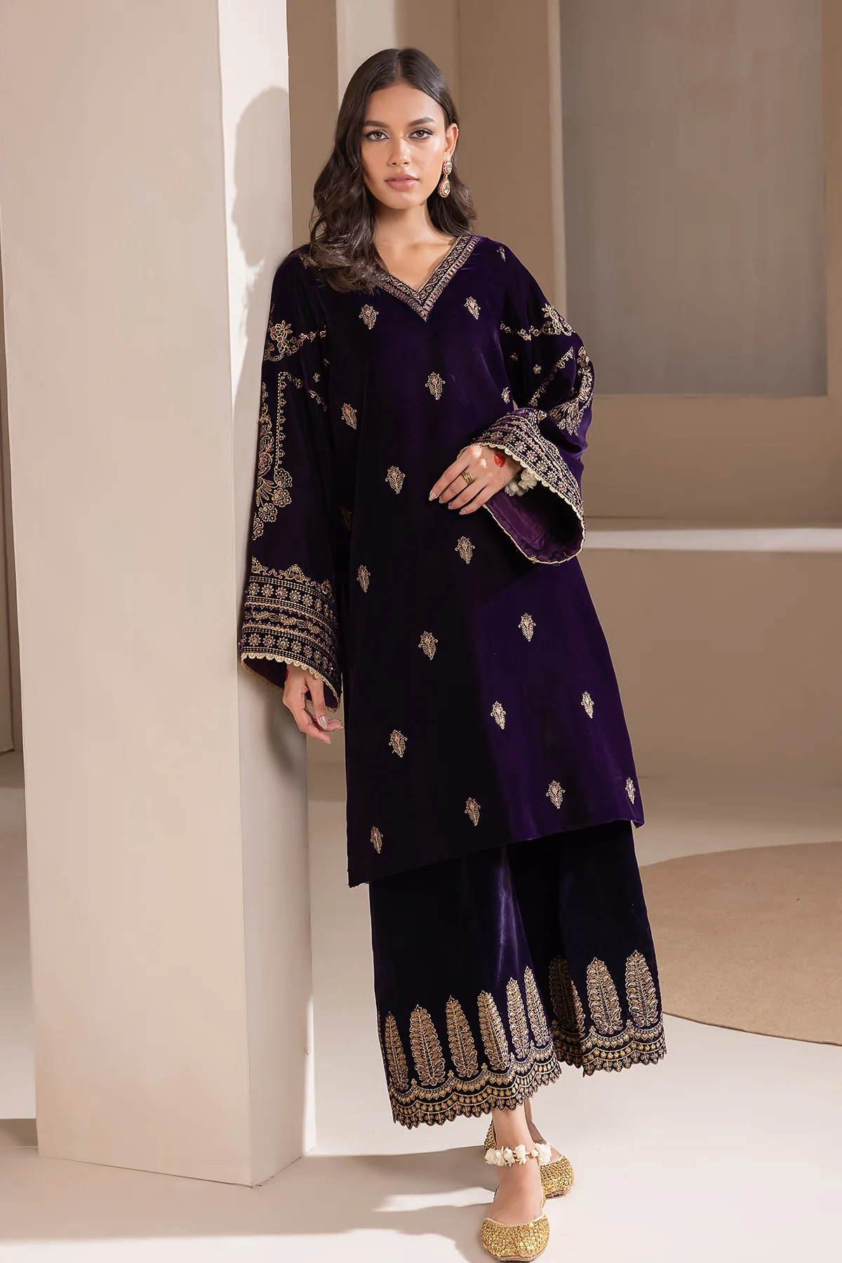 EMBROIDERED VELVET UF-420 - Image 3