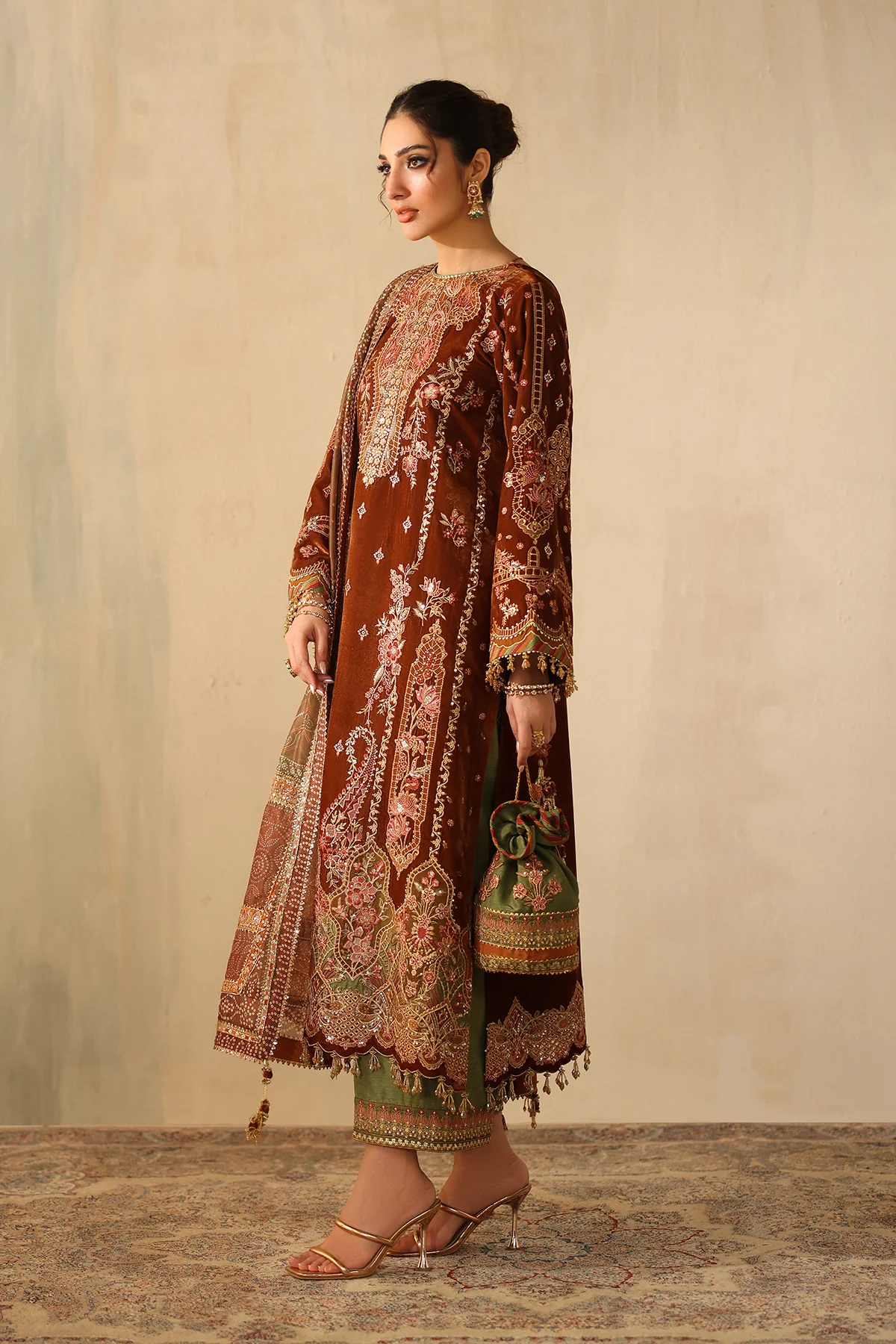 EMBROIDERED VELVET UF-4317 - Image 3