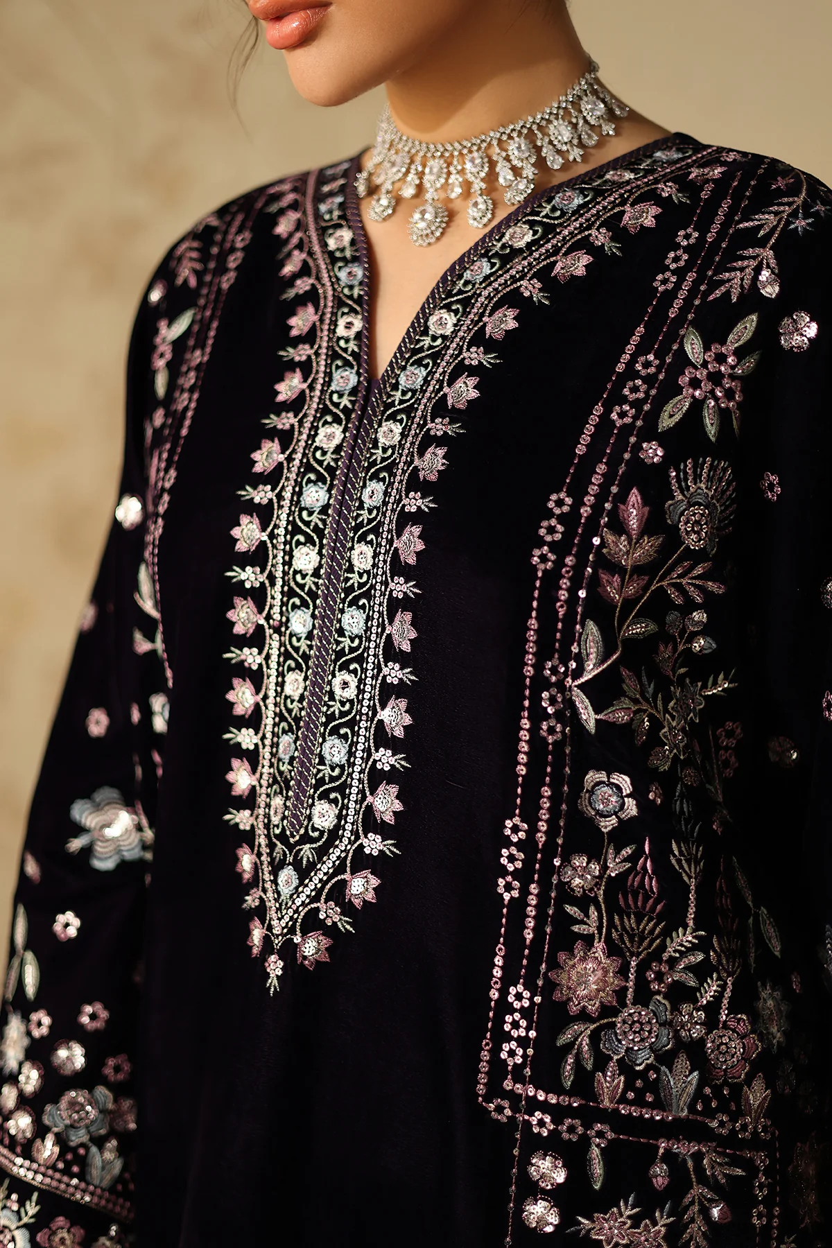 EMBROIDERED VELVET UF-4321 - Image 5